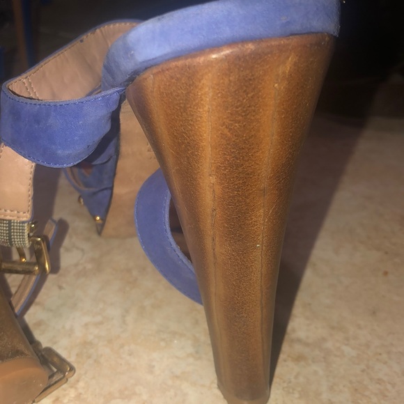 Get yo self some heels - Picture 4 of 4